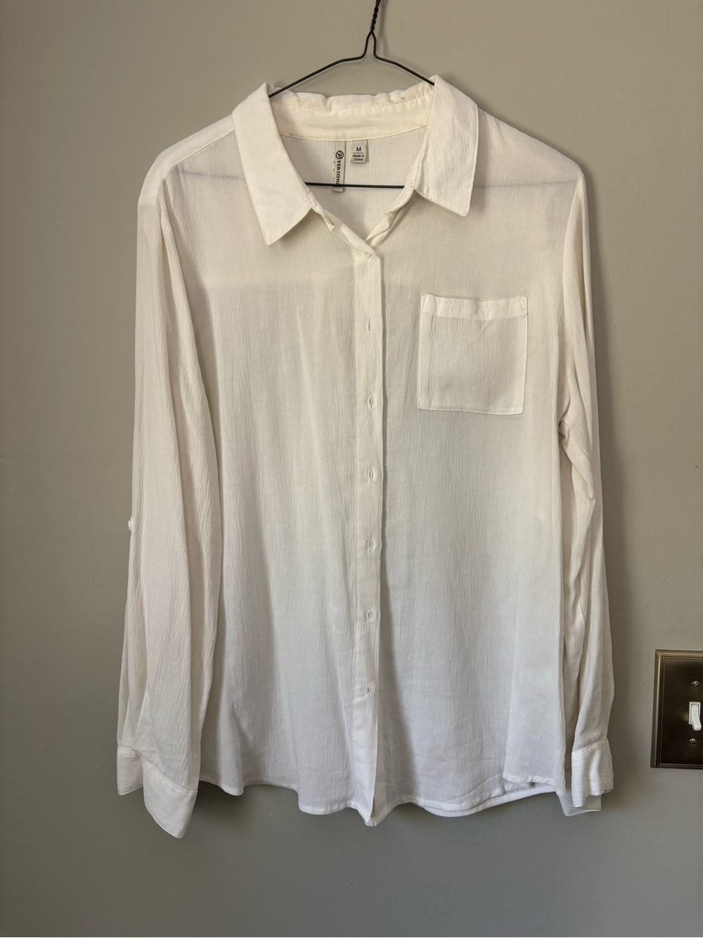 Versona - White Long-Sleeve Button-Down Shirt